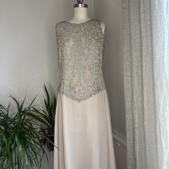 J Kara New York Women’s M/L Gown Champagne Beaded Sleeveless Chiffon Formal - Picture 2 of 5